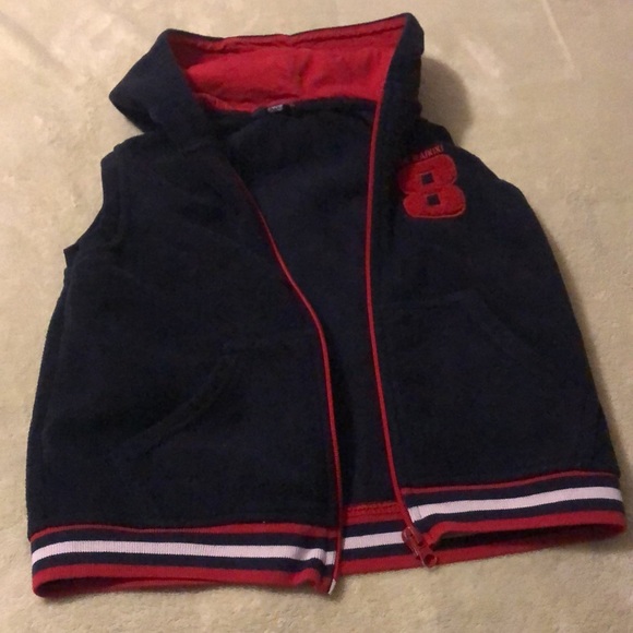 Vest for boys 4-5 years - Picture 3 of 4